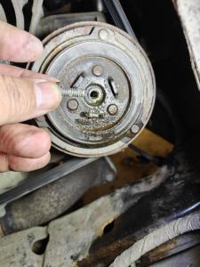 Выкрученный болт.jpg